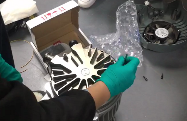 四顆螺栓用圓頭擰緊 四顆螺栓用圓頭擰緊