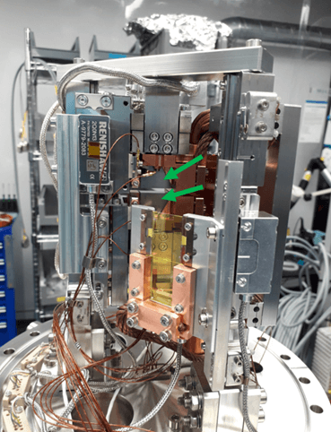 超高真空俯仰狹縫安裝示意圖 超高真空俯仰狹縫安裝示意圖